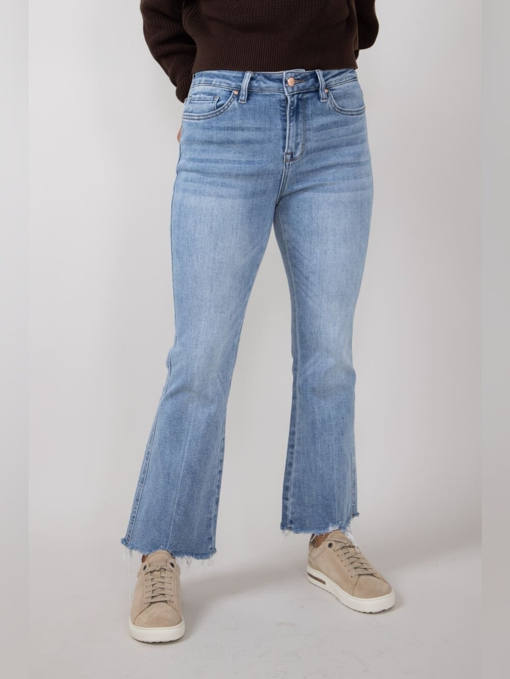 Mica High Rise Crop Flare Shark Hem Jeans Medium Wash Stretch Denim Size 31